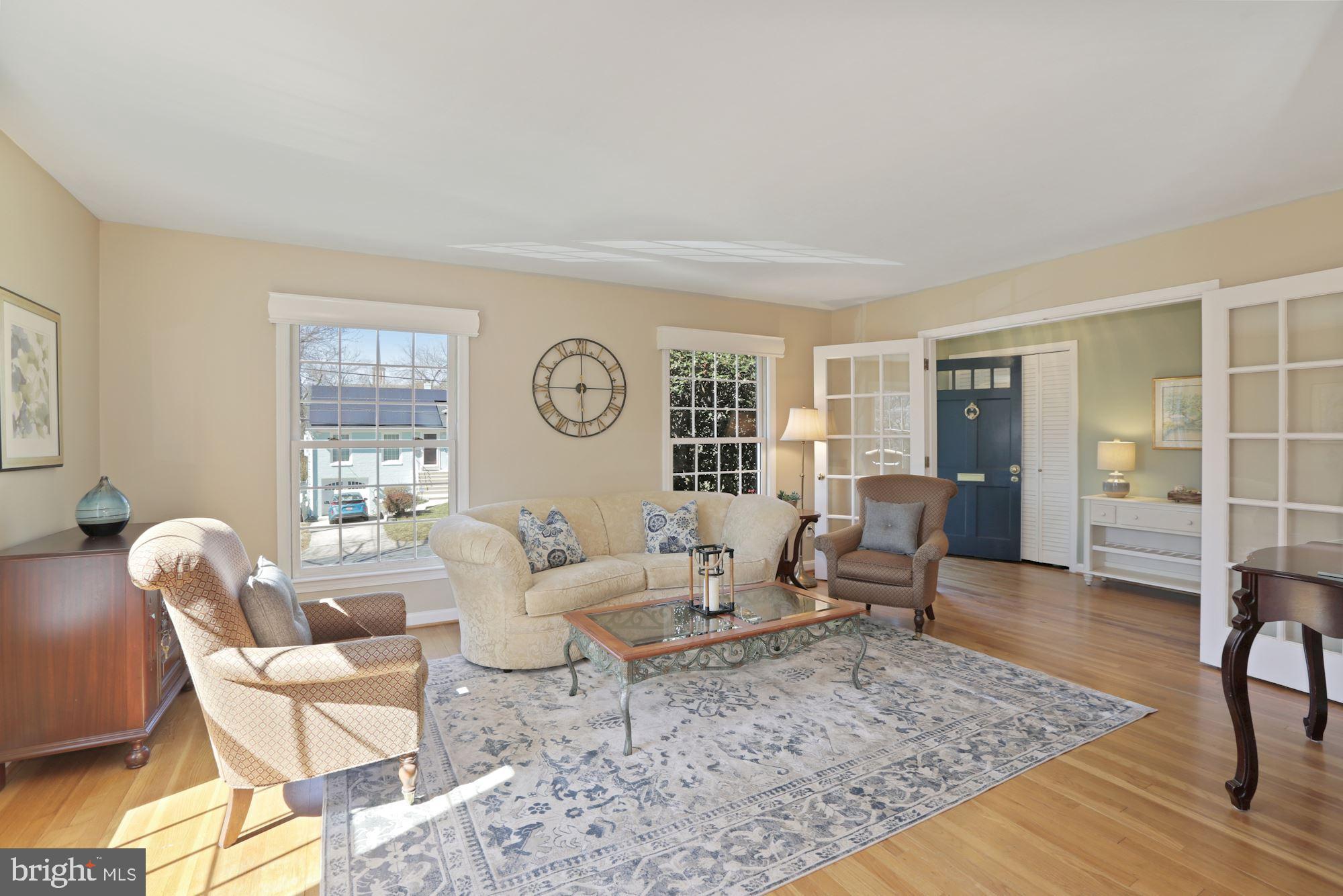 9607 Byeforde Road Kensington, MD 20895 - Photo 6 of 35 Living Room