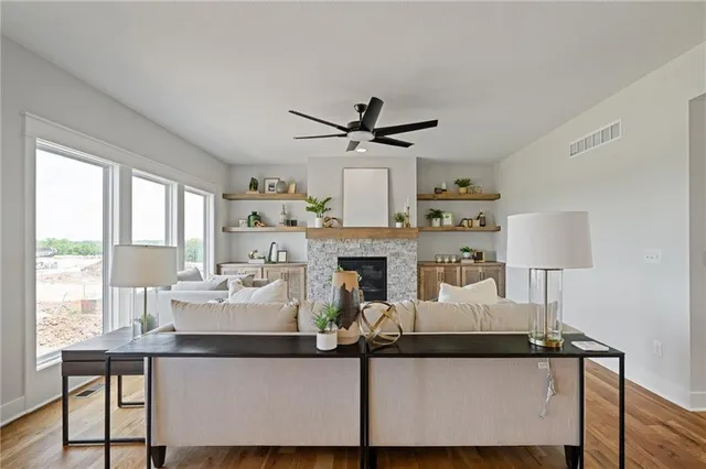 $660,000 | 25010 West 142nd Street, Olathe, KS 66061