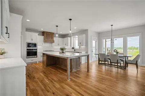 $667,000 | 25010 West 142nd Street, Olathe, KS 66061