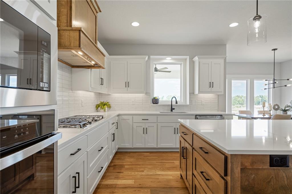 25010 West 142nd Street Olathe, KS 66061 - Photo 18 of 47