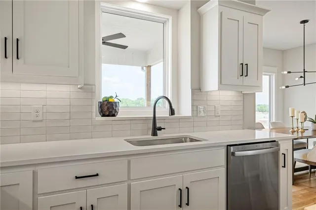 $660,000 | 25010 West 142nd Street, Olathe, KS 66061