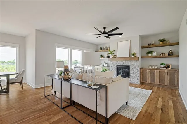 $660,000 | 25010 West 142nd Street, Olathe, KS 66061