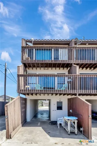 $320,000 | 22 Pirates Cove Port, Port O'Connor, TX 77982