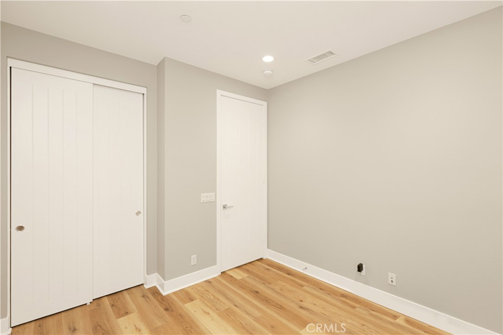 245 Follyhatch Irvine, CA 92618 - Photo 22 of 44 a view of room