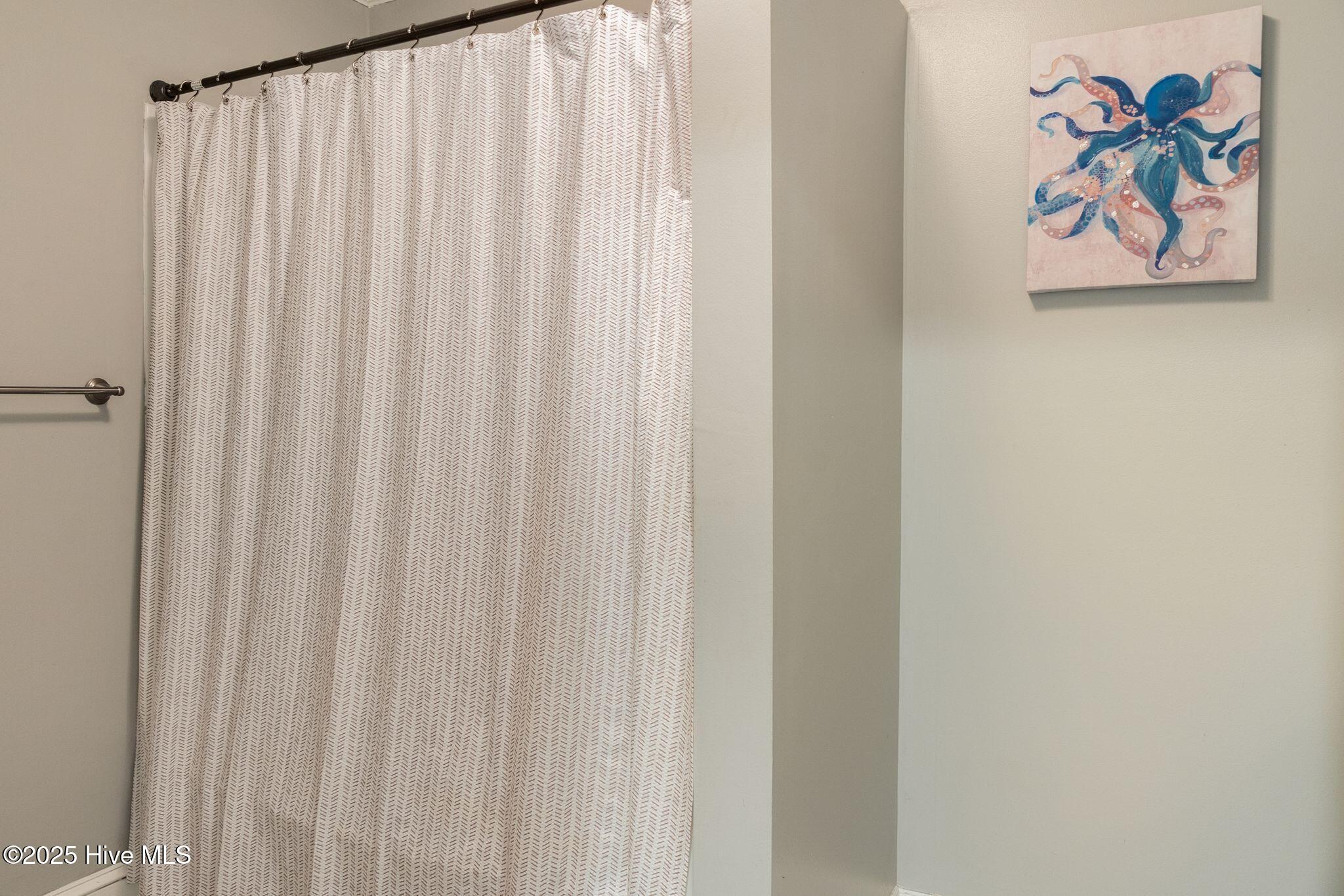 1409 Rhem Avenue New Bern, NC 28560 - Photo 19 of 28 Hallway Bathroom