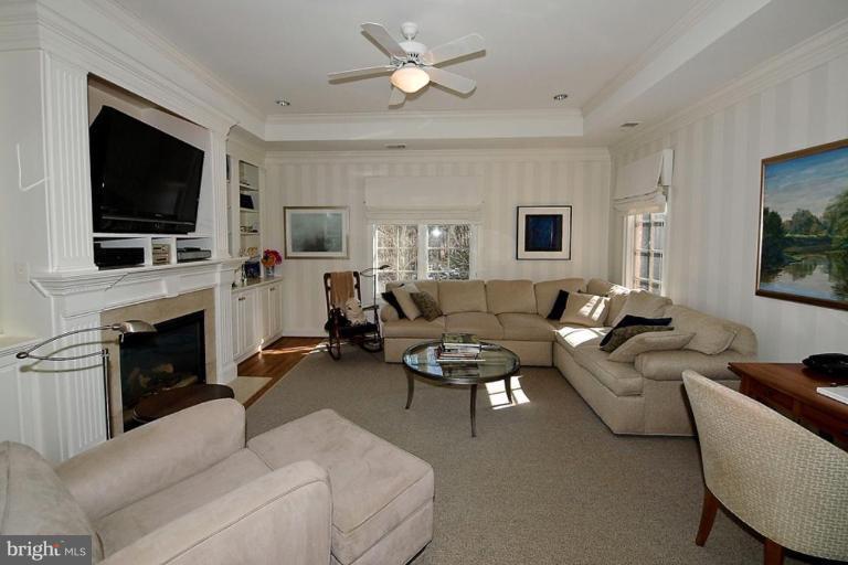 1221 Towlston Road McLean, VA 22102 - Photo 16 of 30 Sitting Room
