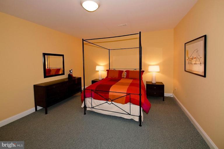 1221 Towlston Road McLean, VA 22102 - Photo 25 of 30 Bedroom #4
