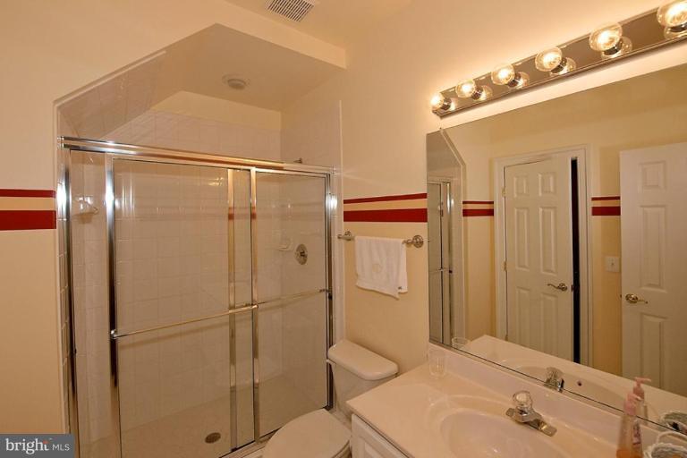 1221 Towlston Road McLean, VA 22102 - Photo 26 of 30 Bath #1