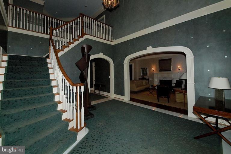 1221 Towlston Road McLean, VA 22102 - Photo 28 of 30 Entrance / Foyer
