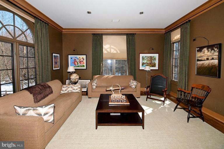 1221 Towlston Road McLean, VA 22102 - Photo 4 of 30 Family Room