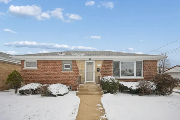 $540,000 | 8229 Giddings Street, Norridge, IL 60706