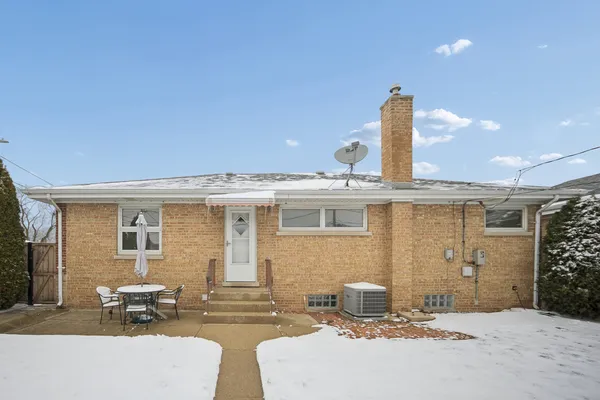$540,000 | 8229 Giddings Street, Norridge, IL 60706