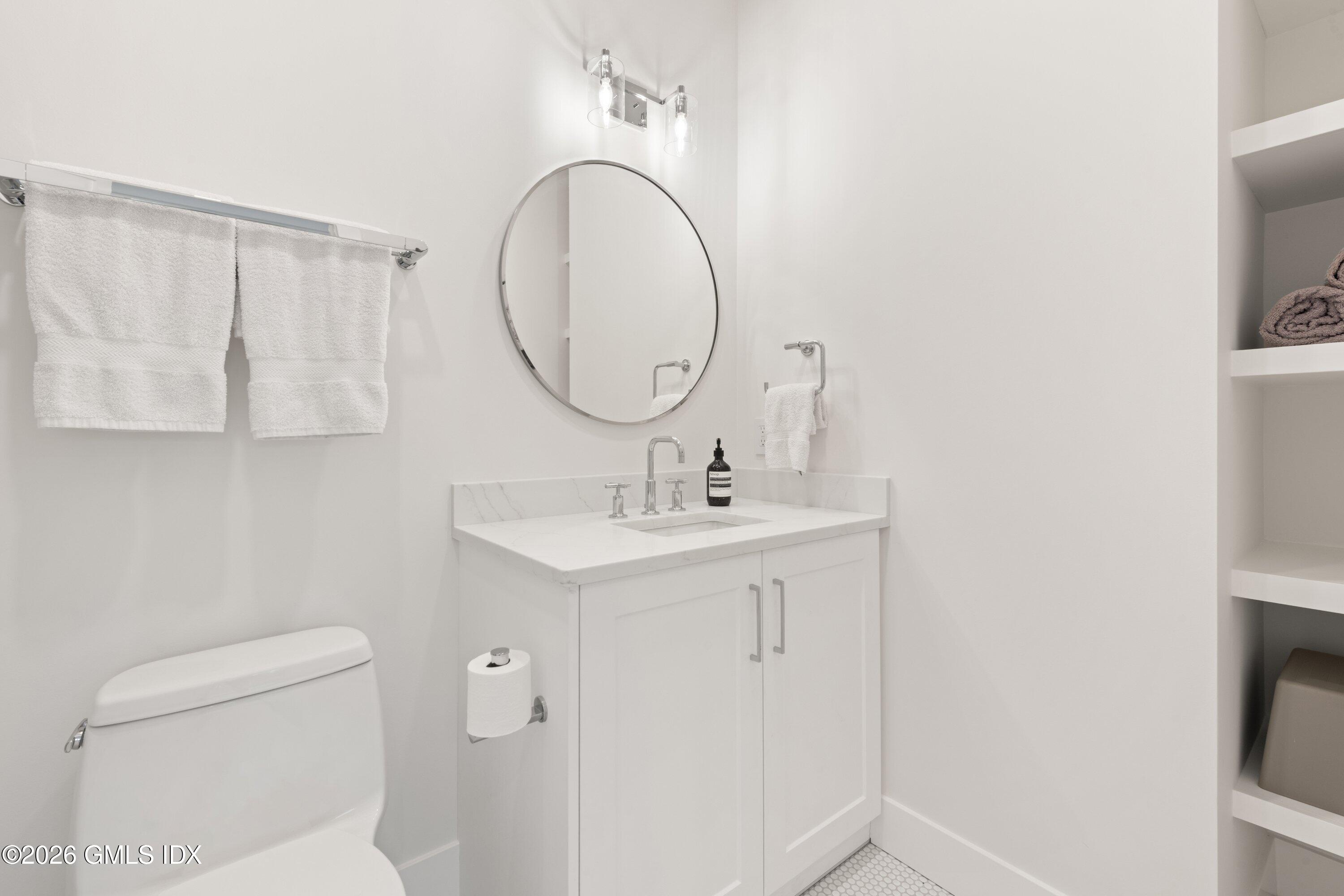 89 Indian Field Road Greenwich, CT 06830 - Photo 30 of 40 3.28 Bedroom 3 Ensuite Bath