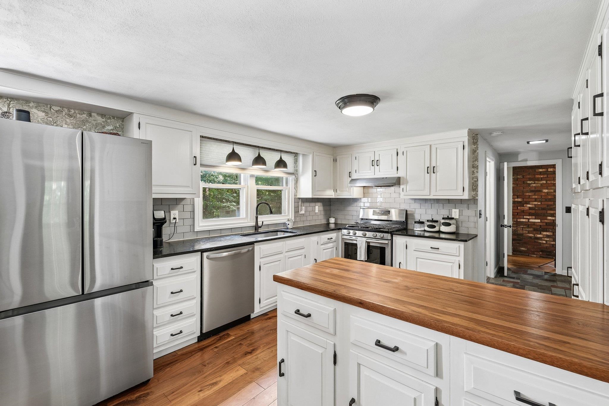 240 Wash Pond Road Hampstead, NH 03841 - Photo 11 of 38