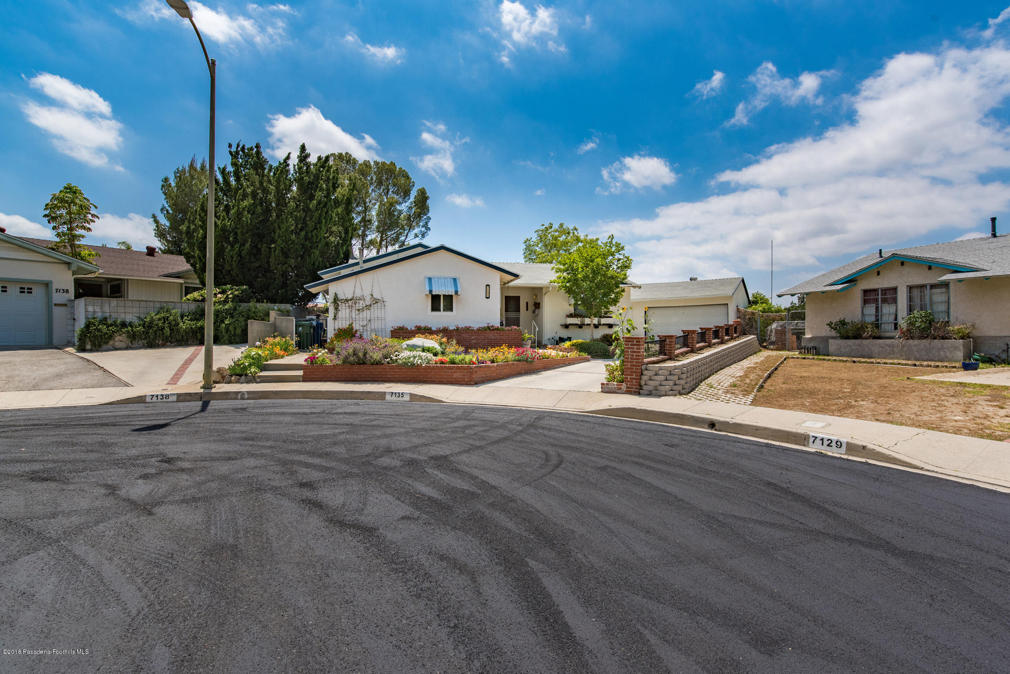 7135 Samoa Place Tujunga, CA 91042 - Photo 33 of 33 snaplistla_35