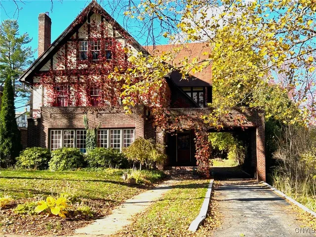 $395,000 | 13 Brattle Road, Syracuse, NY 13203