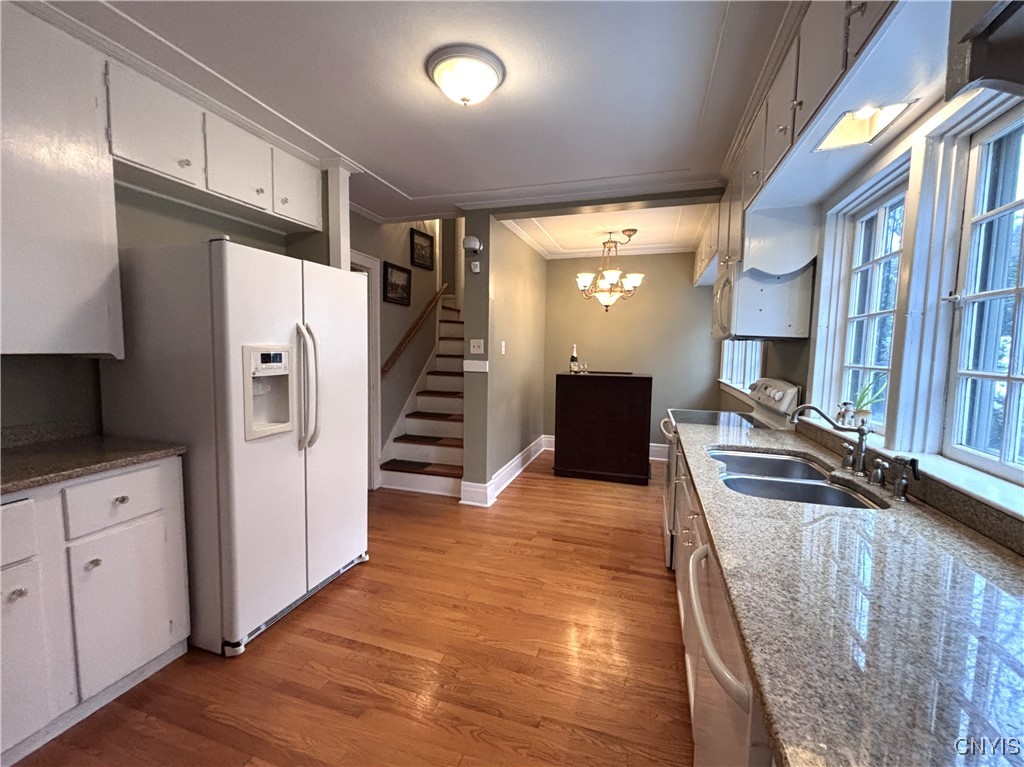 13 Brattle Road Syracuse, NY 13203 - Photo 19 of 48 Lovely Kitchen with plenty of cupboards and workin
