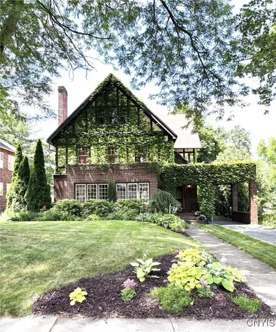 $395,000 | 13 Brattle Road, Syracuse, NY 13203