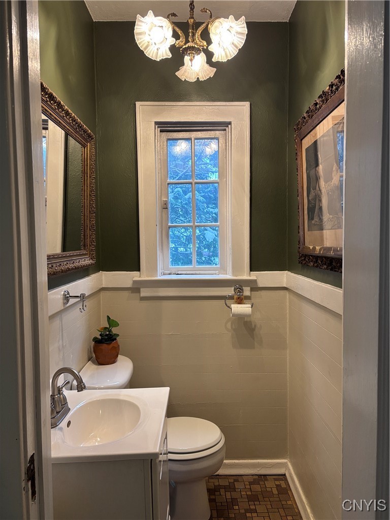 13 Brattle Road Syracuse, NY 13203 - Photo 9 of 48 First Floor Powder Room