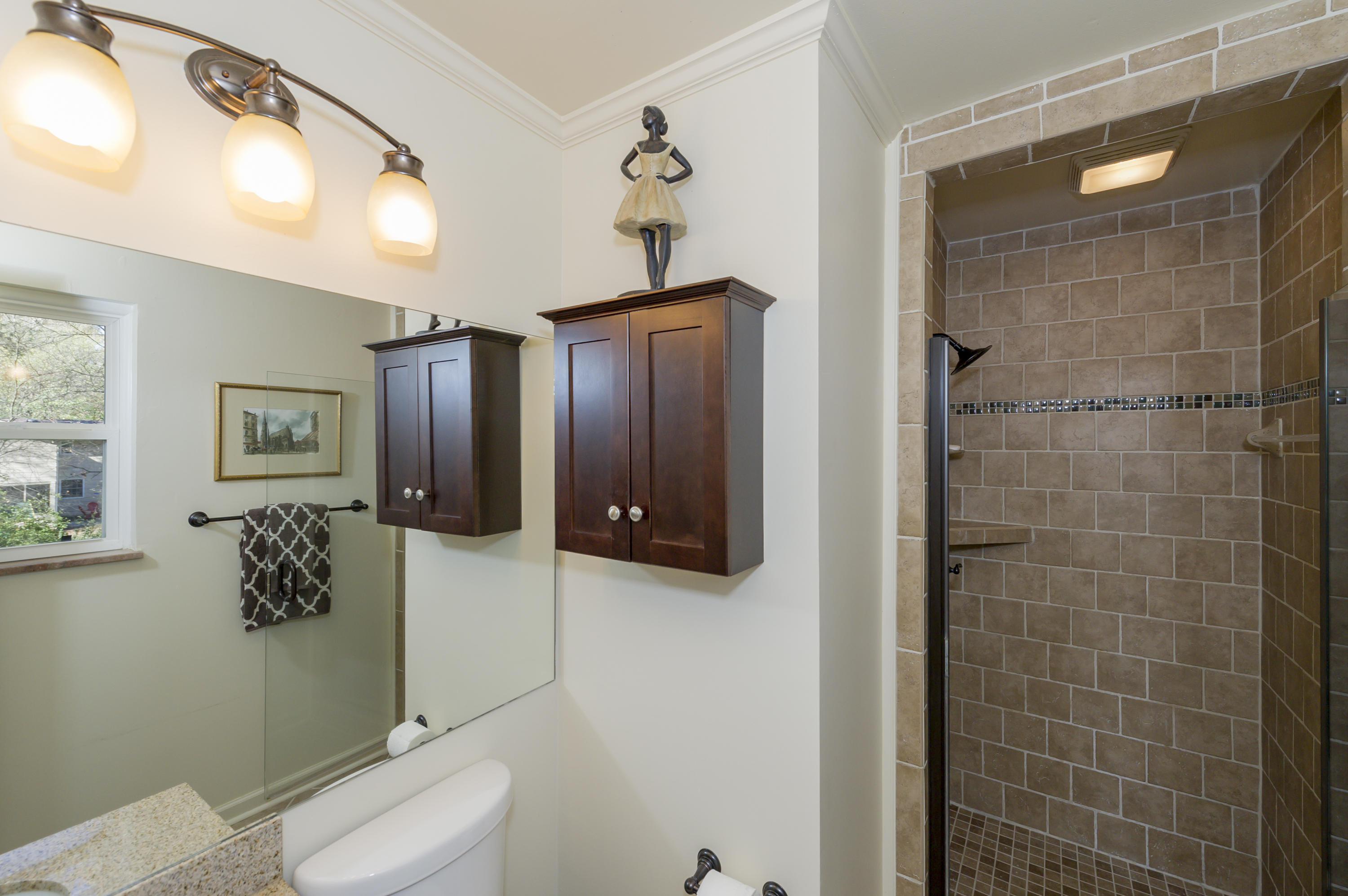 716 Noragate Road Knoxville, TN 37919 - Photo 22 of 34 Master Bath