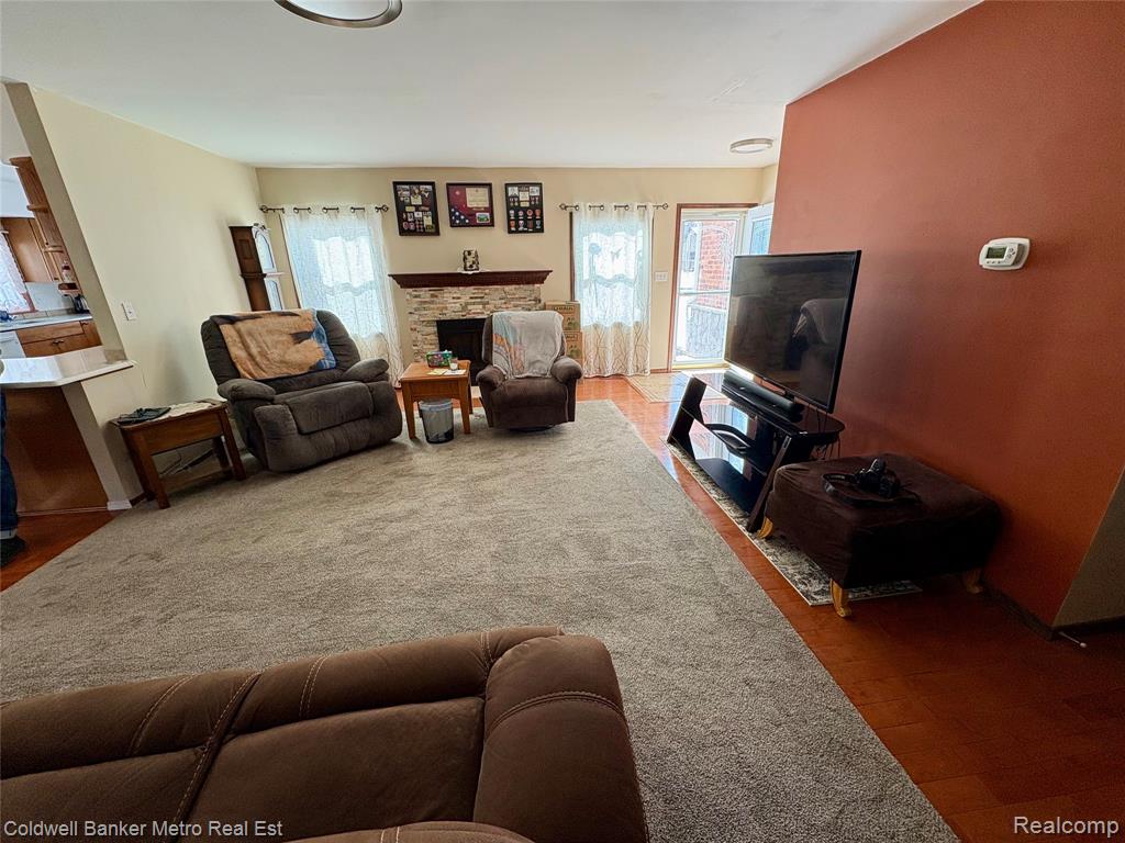 4092 Woodstock Road Waterford, MI 48328 - Photo 5 of 63