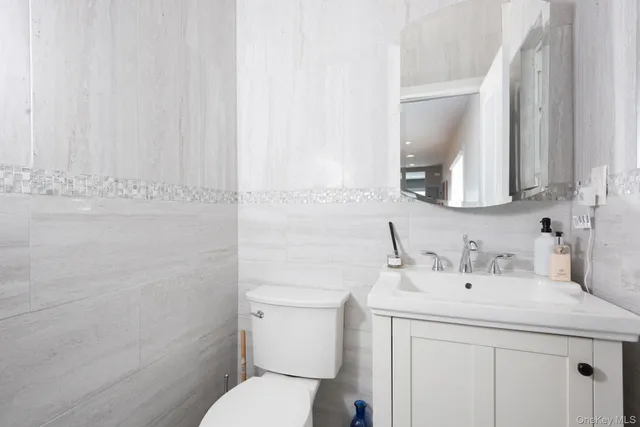 $899,900 | 360 West 262nd Street | North Riverdale