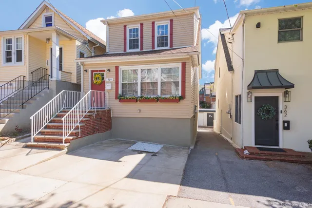 $899,900 | 360 West 262nd Street | North Riverdale