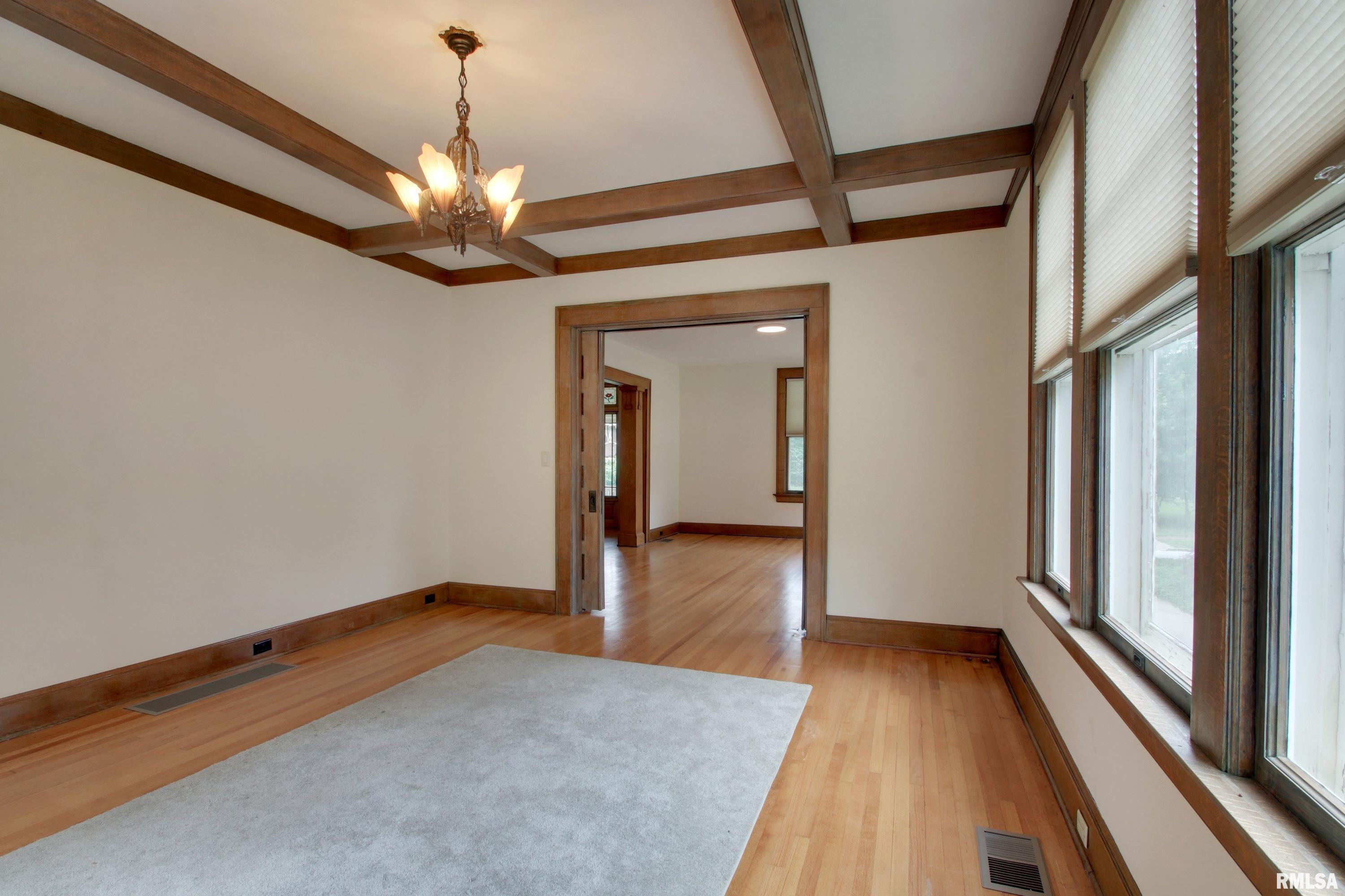 215 South 16th Street Quincy, IL 62301 - Photo 9 of 20