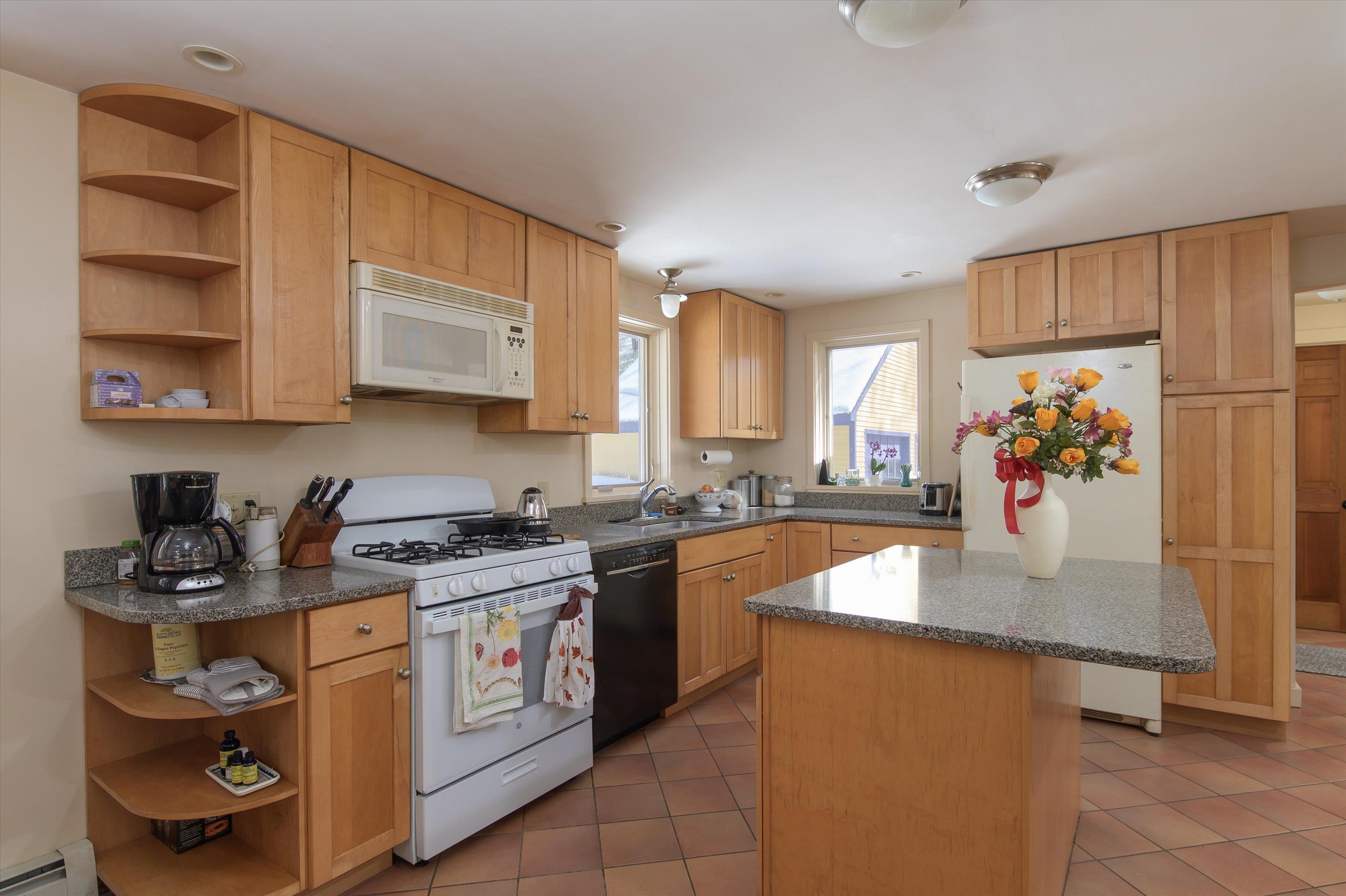 56 Lee Road Brattleboro, VT 05301 - Photo 8 of 32