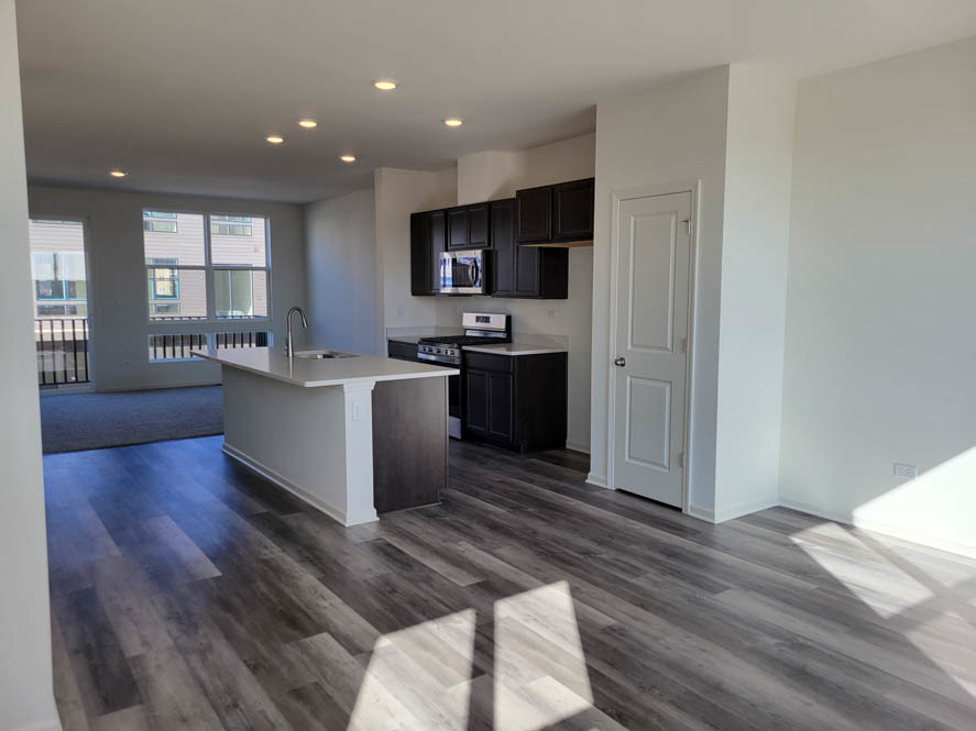 358 Summit Circle Lombard, IL 60148 - Photo 19 of 55 a view of kitchen with sink and refrigerator