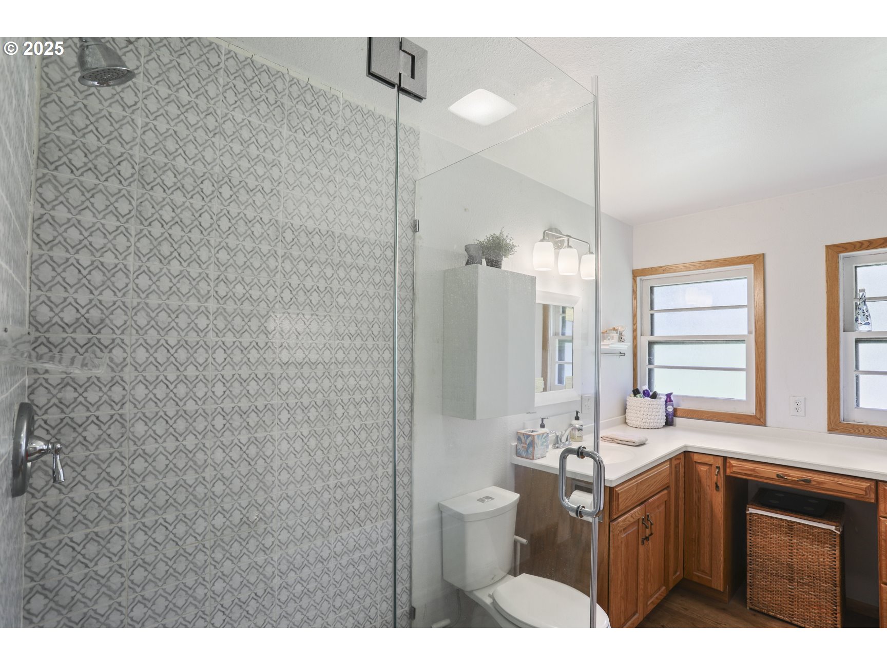 52379 Southwest 4th Street Scappoose, OR 97056 - Photo 21 of 35 Bathroom