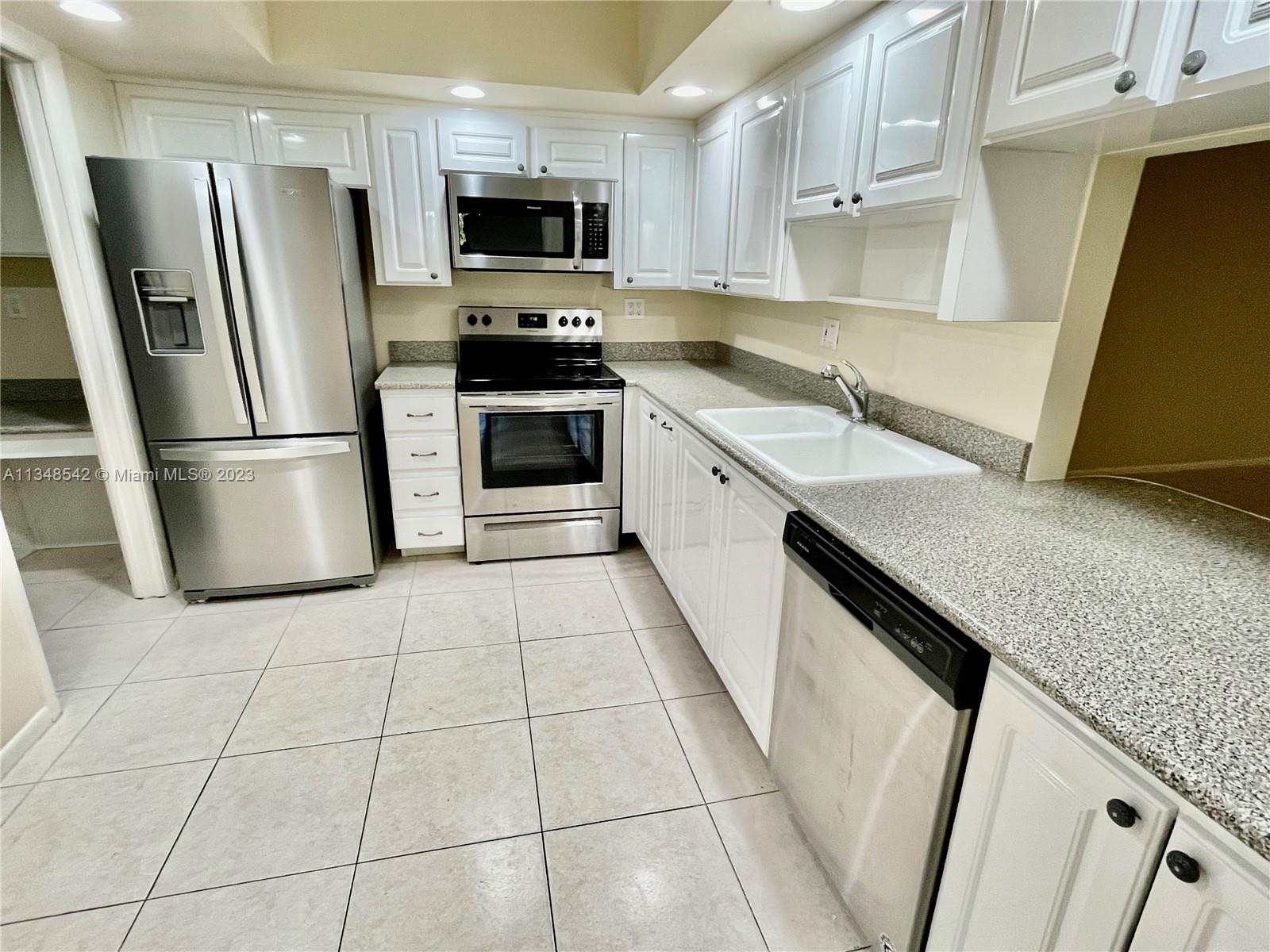 608 St Andrews Road, Unit 46 Hollywood, FL 33021 - Photo 5 of 22