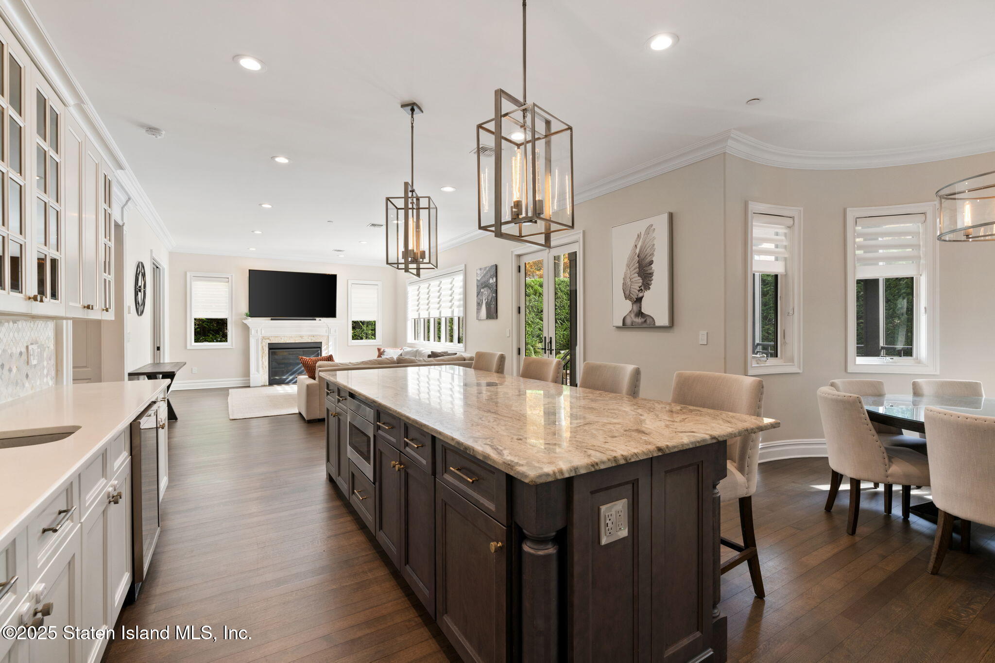 312 London Road Staten Island, NY 10306 - Photo 19 of 82 321 London Rd Kitchen Dining Area