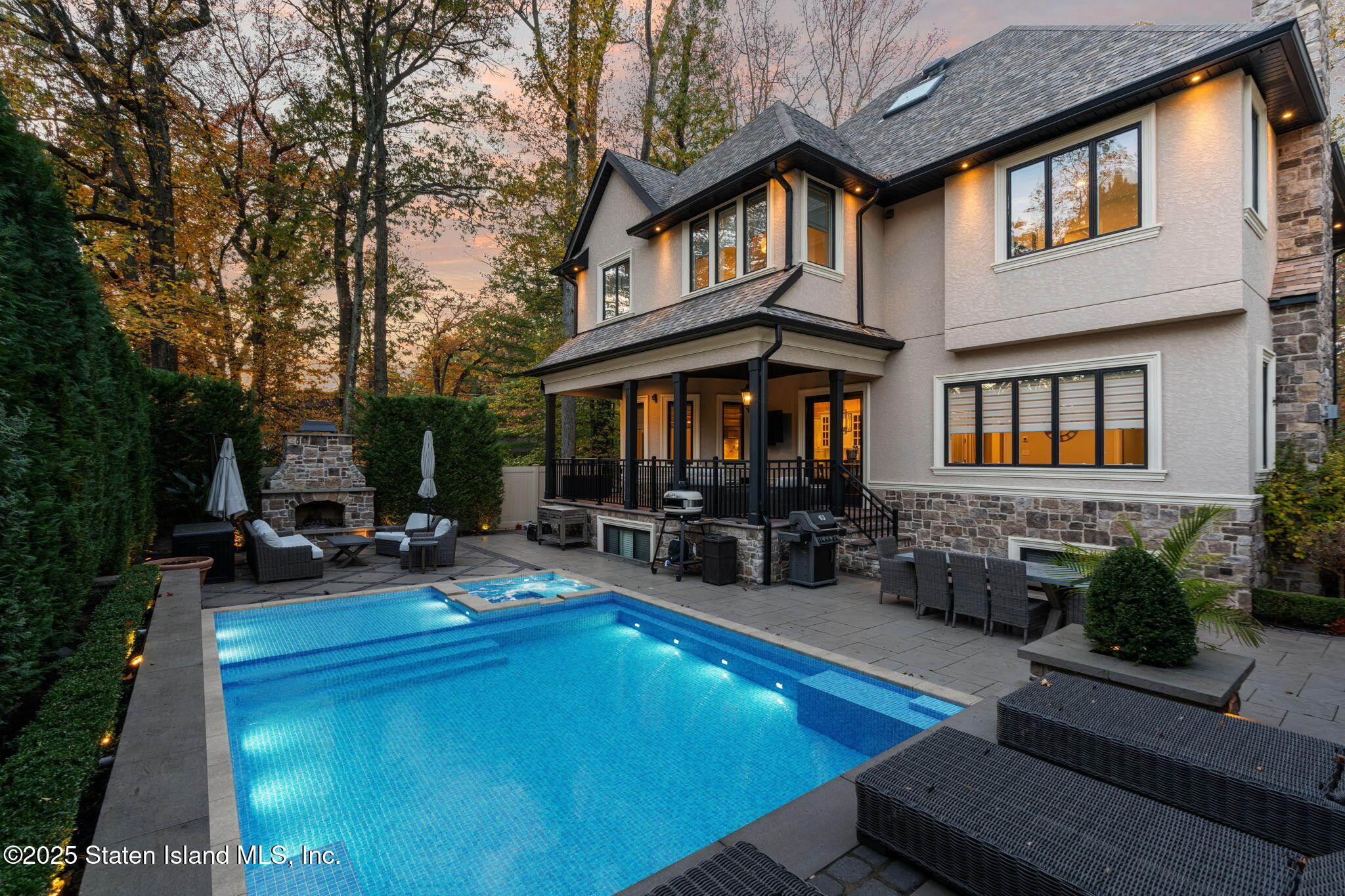 312 London Road Staten Island, NY 10306 - Photo 3 of 82 321 London Rd Pool