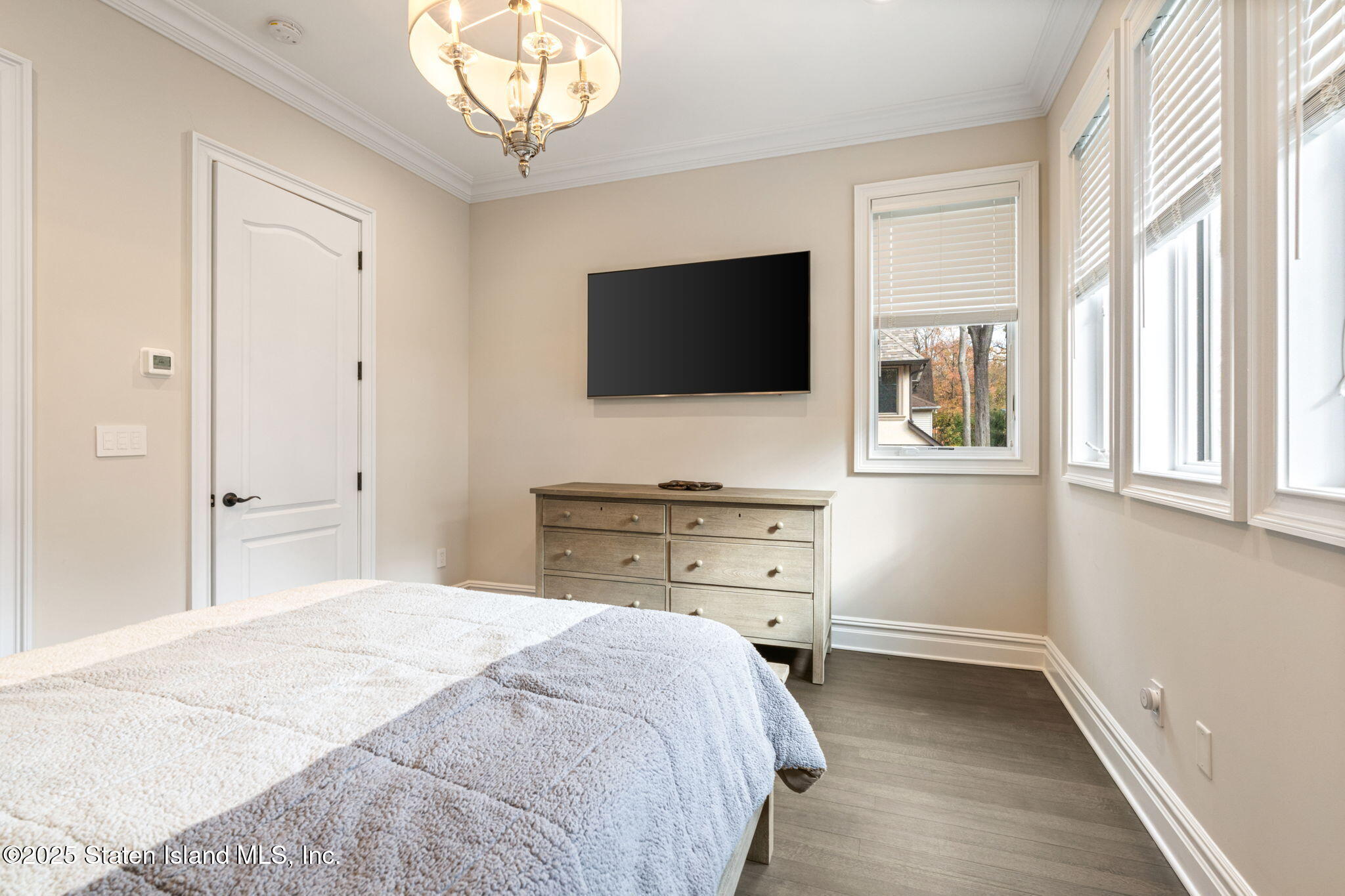 312 London Road Staten Island, NY 10306 - Photo 48 of 82 321 London Rd Bedroom