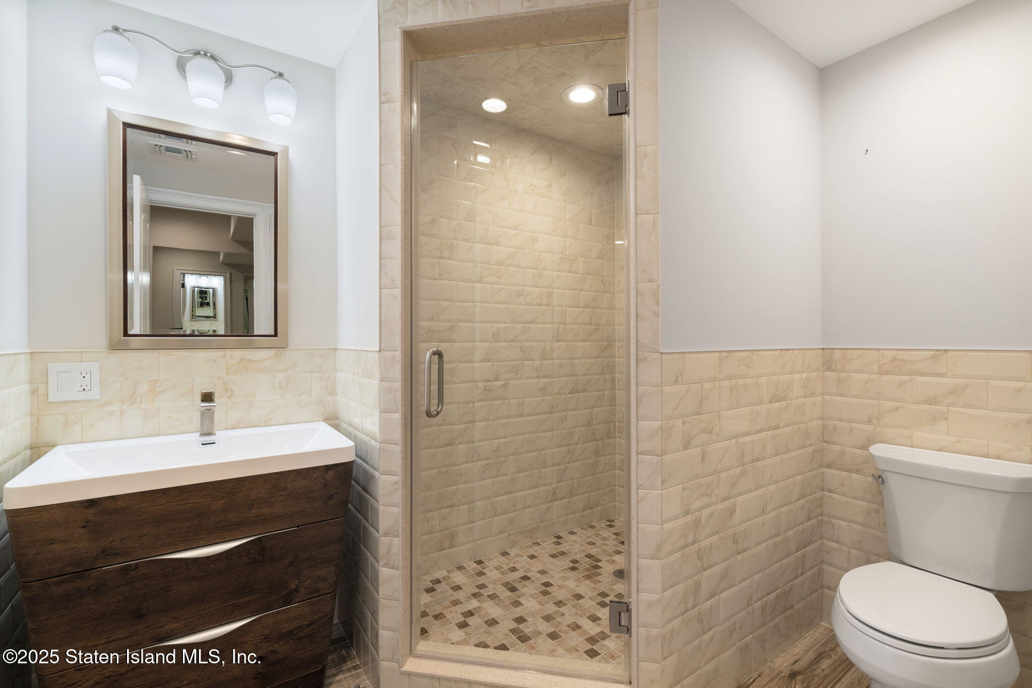 312 London Road Staten Island, NY 10306 - Photo 66 of 82 321 London Rd Bathroom