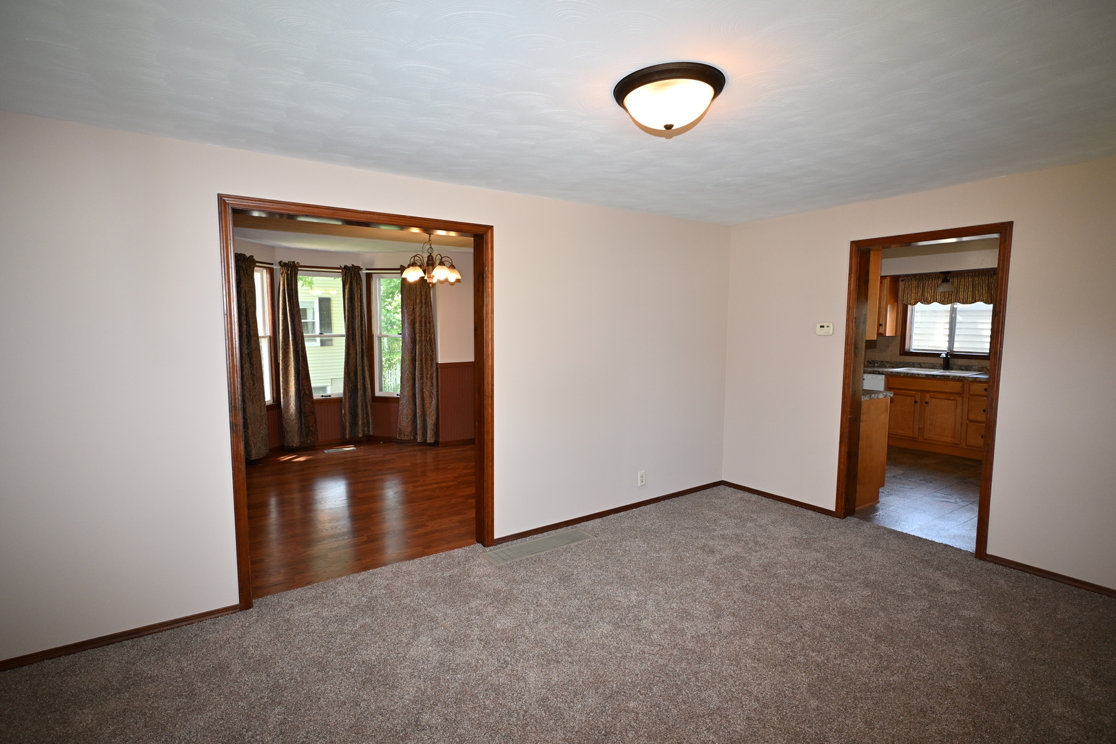 302 South Summit Street El Paso, IL 61738 - Photo 7 of 22