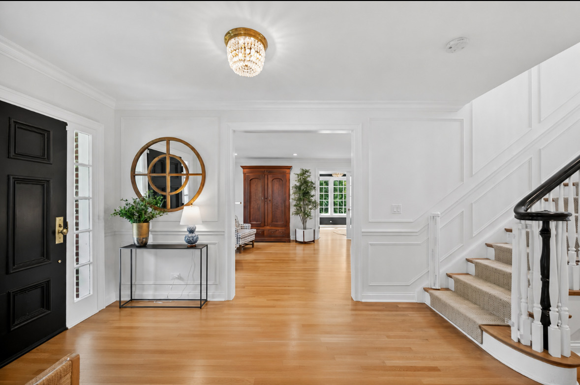 792 Walden Road Winnetka, IL 60093 - Photo 3 of 35