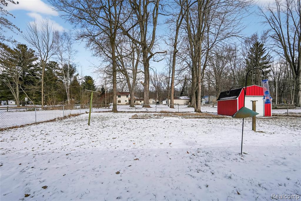 4021 Triwood Road Bridgeport, MI 48722 - Photo 31 of 32 Gallery Image 31
