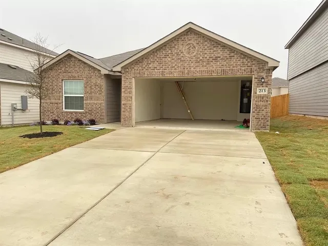 $1,475 | 213 Allington Circle, Jarrell, TX 76537