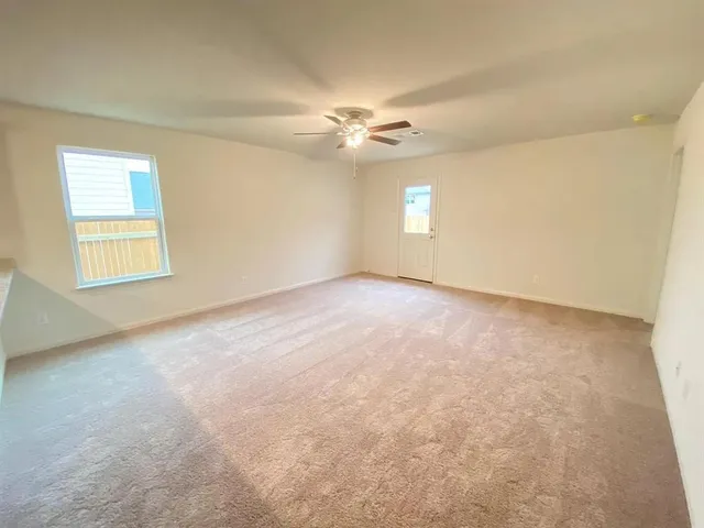 $1,475 | 213 Allington Circle, Jarrell, TX 76537