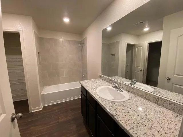 $1,475 | 213 Allington Circle, Jarrell, TX 76537