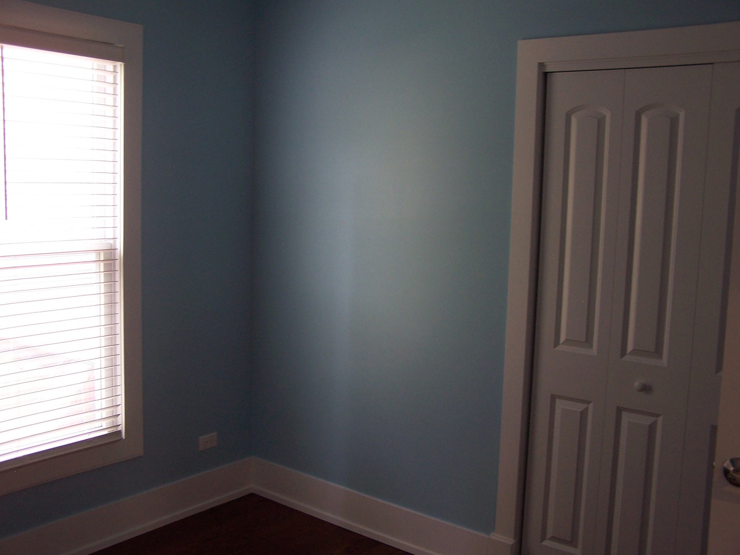 604 Clement Street Joliet, IL 60435 - Photo 10 of 17 a small space with window