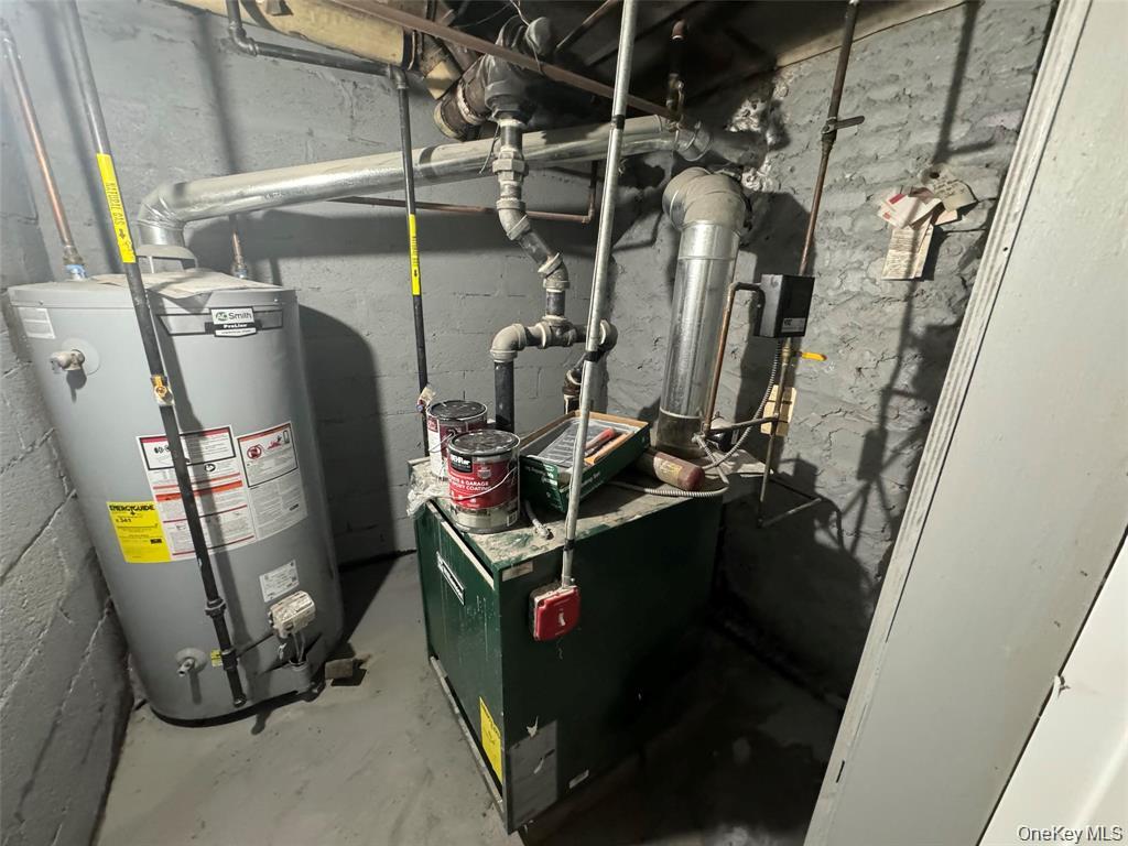 152 Evans Avenue Freeport, NY 11520 - Photo 4 of 12 Utilities featuring gas water heater