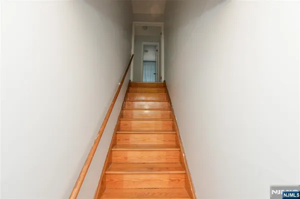 $2,500 | 421 Leonhardt Drive, Unit 2, Saddle Brook, NJ 07663
