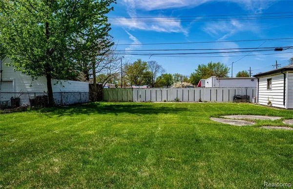 $50,000 | 26143 Groveland Street, Madison Heights, MI 48071