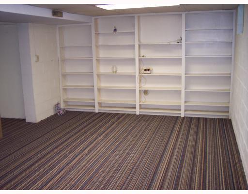 86 Ridgecrest Drive Pittsburgh, PA 15235 - Photo 14 of 17 Den/Family/Great Room. Game room has built in shelves