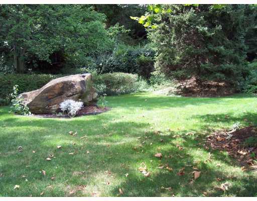 86 Ridgecrest Drive Pittsburgh, PA 15235 - Photo 10 of 17 Yard/Garden.