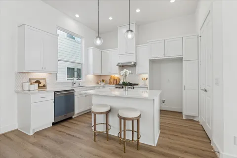 $475,000 | 10923 Brookeshire Chase Lane, Houston, TX 77043