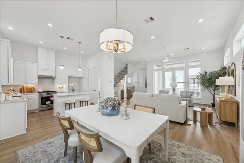 $475,000 | 10923 Brookeshire Chase Lane, Houston, TX 77043